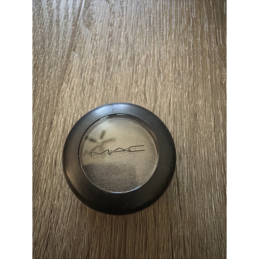 MAC SMOKE & DIAMONDS StarFlash Eye Shadow (0.05 oz./Full Size)